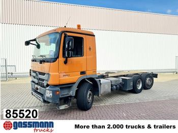 Kamion s kukastom dizalicom MERCEDES-BENZ Actros 2541