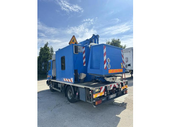 Podizna platforma montirana na kamion Iveco Eurocargo 100E18: slika Podizna platforma montirana na kamion Iveco Eurocargo 100E18