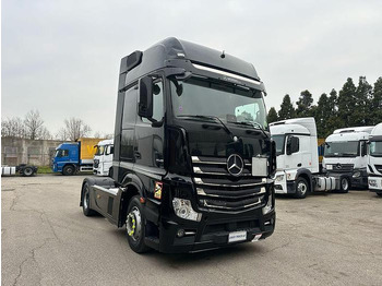 Tegljač Mercedes-Benz Actros 1848: slika Tegljač Mercedes-Benz Actros 1848