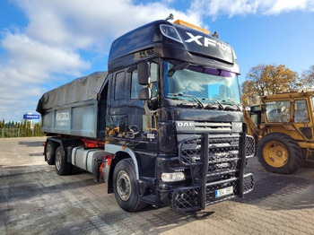 Kamion s kukastom dizalicom DAF XF 105 510