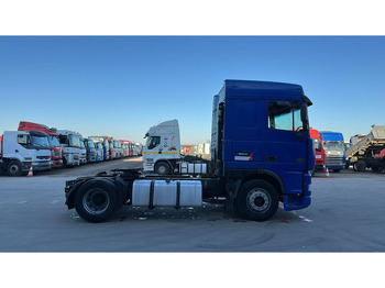 Tegljač DAF 95 XF 380 (EURO 2 / MANUAL PUMP / POMPE MANUELLE / MANUAL GEARBOX): slika Tegljač DAF 95 XF 380 (EURO 2 / MANUAL PUMP / POMPE MANUELLE / MANUAL GEARBOX)