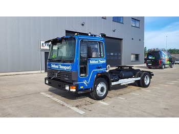 Tegljač VOLVO FL6