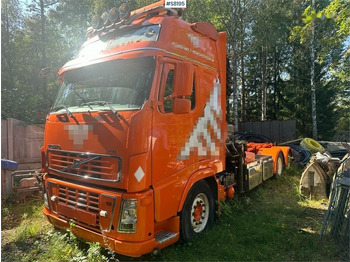 Kamion s kukastom dizalicom VOLVO FH16