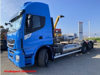 Transporter kontejnera/ Kamion s izmjenjivim sanducima IVECO Stralis 460