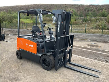 Električni viličar Doosan B30X-7 PLUS: slika Električni viličar Doosan B30X-7 PLUS