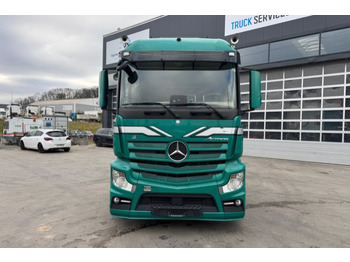 Tegljač Mercedes-Benz Actros 1853 4x2 ADR: slika Tegljač Mercedes-Benz Actros 1853 4x2 ADR