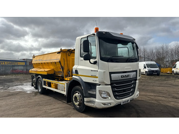 Kamion s kukastom dizalicom DAF CF 320