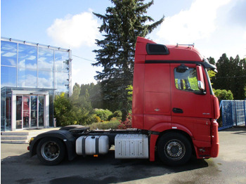 Tegljač Mercedes-Benz 1845 Actros EEV MEGA/lowdeck: slika Tegljač Mercedes-Benz 1845 Actros EEV MEGA/lowdeck