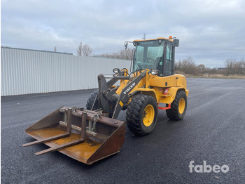 Utovarivač na kotačima VOLVO L30G