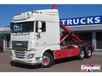 Kamion s kukastom dizalicom DAF XF 510