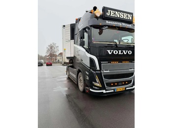 Tegljač Volvo FH 16.650 Special Interior. Air / Air suspension. full specification: slika Tegljač Volvo FH 16.650 Special Interior. Air / Air suspension. full specification