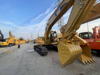 Zakup CAT 320 B  CAT 320 B: slika Zakup CAT 320 B  CAT 320 B