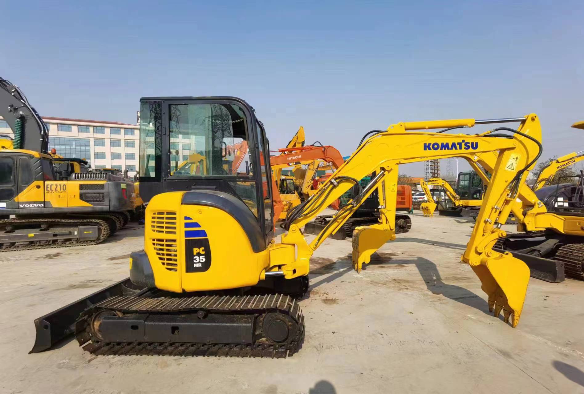 Mini bager KOMATSU PC35