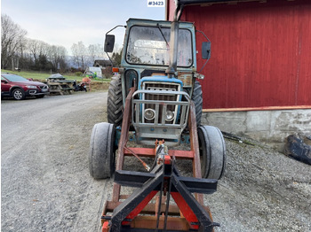 Traktor 1981 Ford 4600 w/front loader, bucket and pallet fork.: slika Traktor 1981 Ford 4600 w/front loader, bucket and pallet fork.