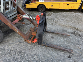 Traktor 1981 Ford 4600 w/front loader, bucket and pallet fork.: slika Traktor 1981 Ford 4600 w/front loader, bucket and pallet fork.