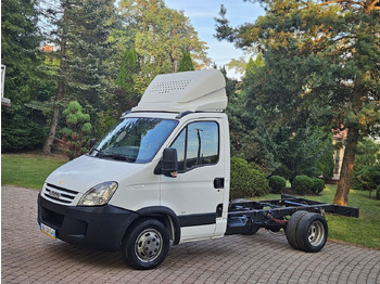 Kamion-šasija IVECO Daily 35C15