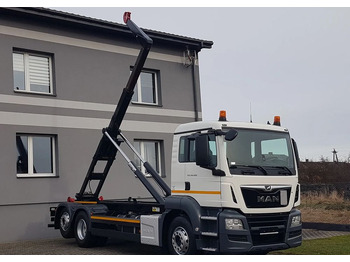 Kamion s kukastom dizalicom MAN TGS 26.420