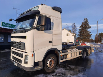 Kamion-šasija VOLVO FH13 440