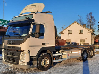 Transporter kontejnera/ Kamion s izmjenjivim sanducima VOLVO FM13