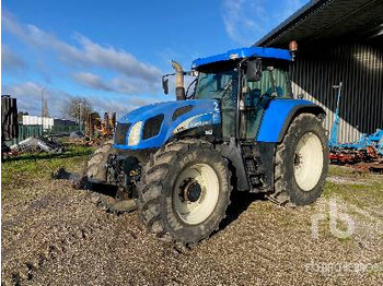 Traktor NEW HOLLAND T7000