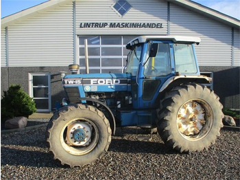 Traktor FORD