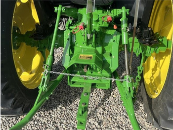 Traktor John Deere 2040 Traktoren er professionelt sat i stand og mal: slika Traktor John Deere 2040 Traktoren er professionelt sat i stand og mal