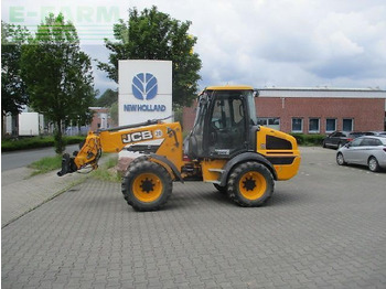 Utovarivač na kotačima JCB TM220