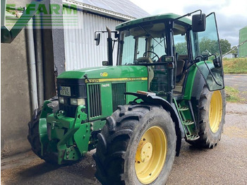 Traktor JOHN DEERE 6910