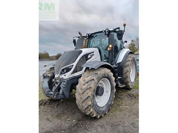 Traktor VALTRA T214