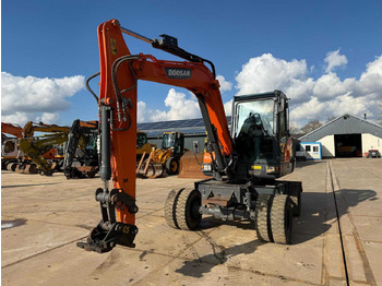 Autodizalica DOOSAN DX57W