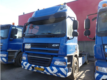 Kamion s kukastom dizalicom DAF CF 85