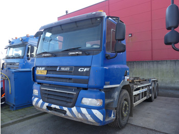 Kamion s kukastom dizalicom DAF CF 85