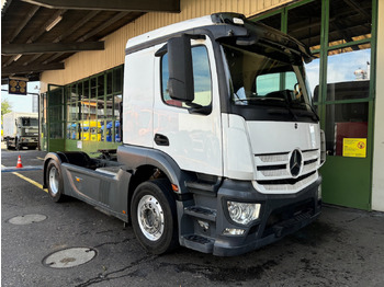 Tegljač MERCEDES-BENZ Actros 1843