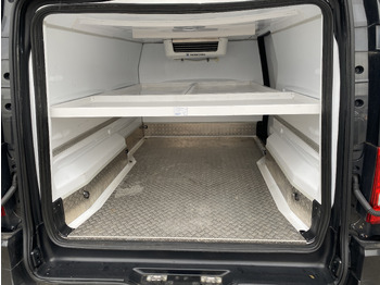 Dostavno vozilo Mercedes Benz Vito Frigo étagère porte latérale: slika Dostavno vozilo Mercedes Benz Vito Frigo étagère porte latérale