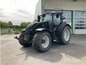 Traktor VALTRA T234