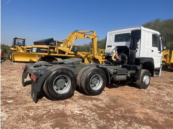 Tegljač SINOTRUK Howo tractor unit 371: slika Tegljač SINOTRUK Howo tractor unit 371