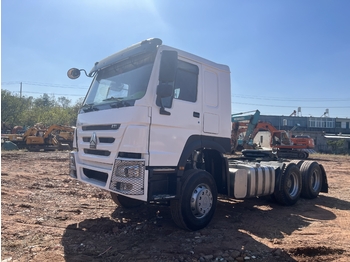 Tegljač SINOTRUK Howo tractor unit 371: slika Tegljač SINOTRUK Howo tractor unit 371