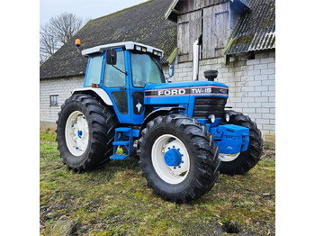 Traktor FORD