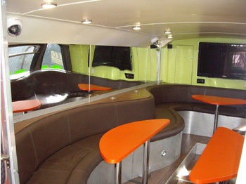 Autobus na kat MCW METROBUS British Double Decker Bus Pub Bar Cafe Restaurant: slika Autobus na kat MCW METROBUS British Double Decker Bus Pub Bar Cafe Restaurant Autobus na kat MCW METROBUS British Double Decker Bus Pub Bar Cafe Restaurant: slika Autobus na kat MCW METROBUS British Double Decker Bus Pub Bar Cafe Restaurant