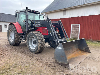 Traktor MASSEY FERGUSON 5465