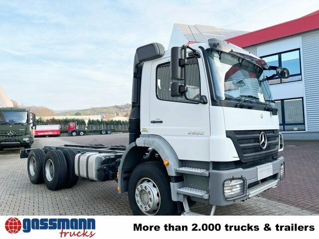 Novi Kamion-šasija Mercedes-Benz Axor 2633 K 6x4 RHD: slika Novi Kamion-šasija Mercedes-Benz Axor 2633 K 6x4 RHD