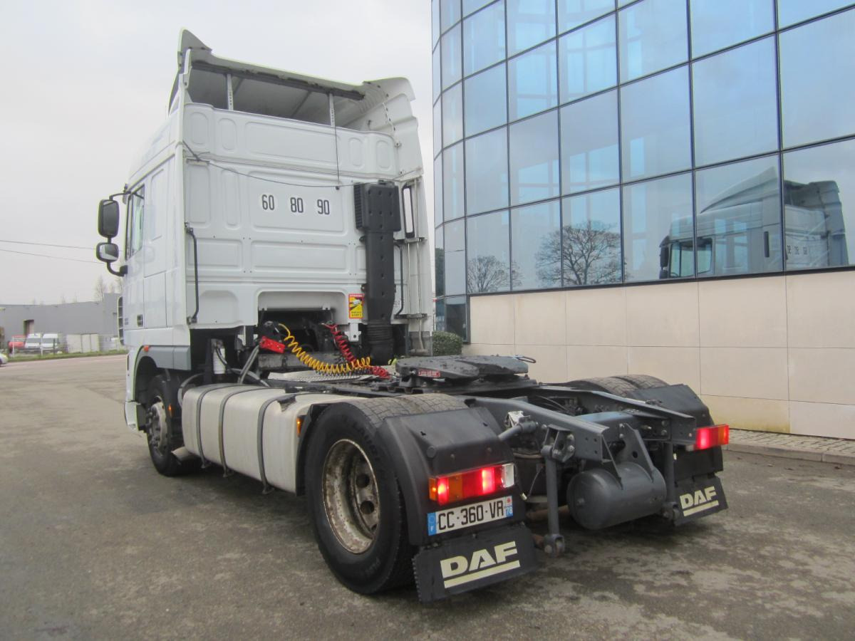 Tegljač DAF XF105 460: slika Tegljač DAF XF105 460