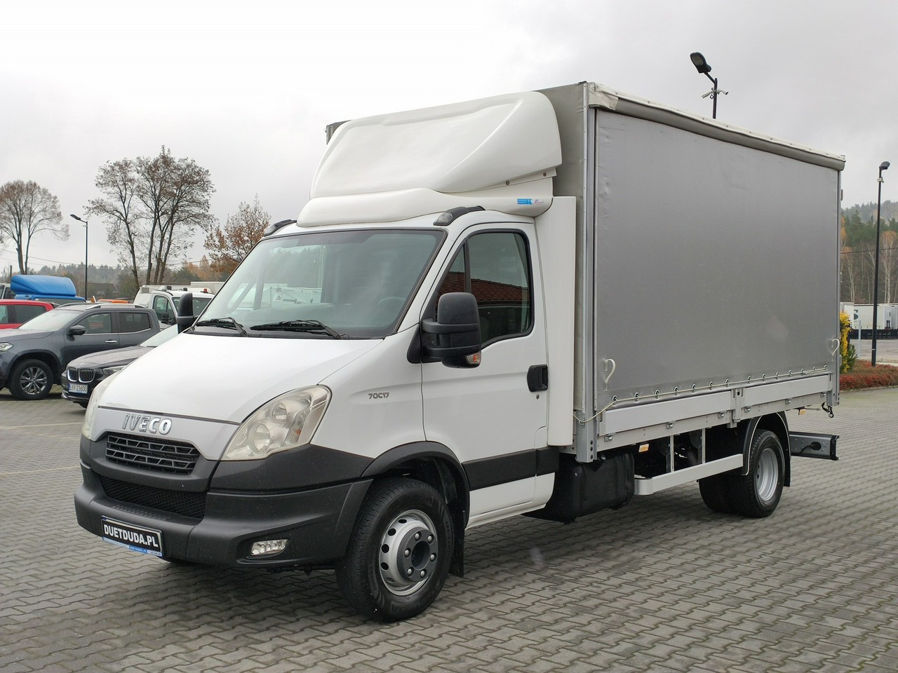 Dostavno vozilo s ceradom Iveco Daily 70C18 V H: slika Dostavno vozilo s ceradom Iveco Daily 70C18 V H