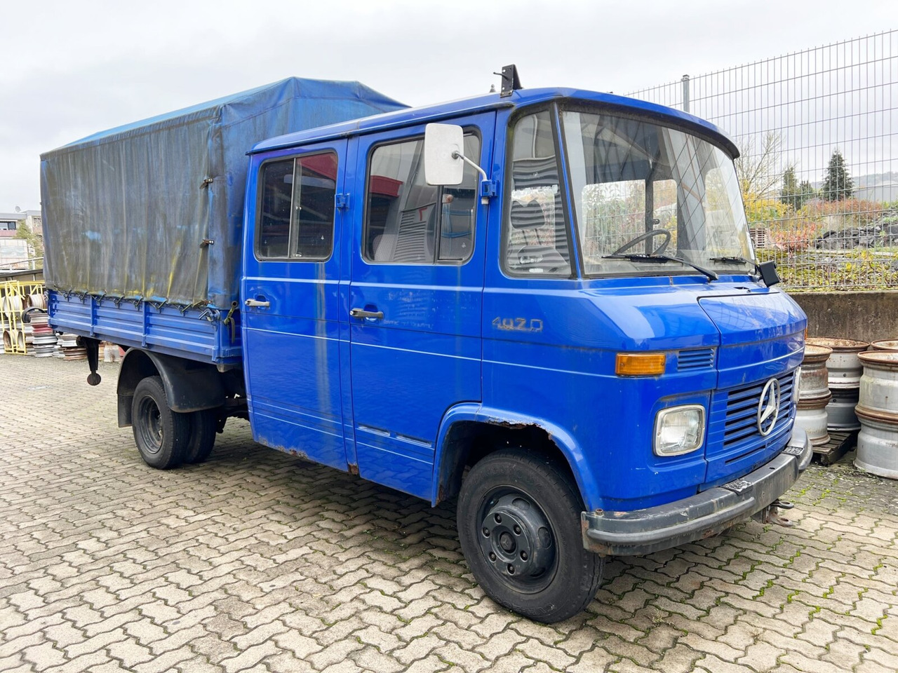 Kamion s ceradom Mercedes-Benz L 407 D 4x2 Doka L 407 D 4x2 Doka, Ex-THW: slika Kamion s ceradom Mercedes-Benz L 407 D 4x2 Doka L 407 D 4x2 Doka, Ex-THW