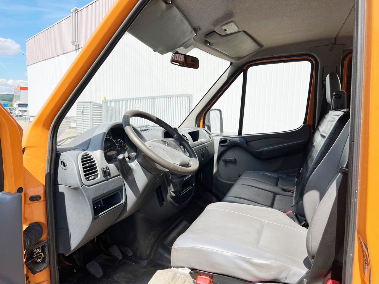 Dostavno vozilo s ravnom platformom, Dostavno vozilo s dvostrukom kabinom Mercedes-Benz Sprinter 308 4x2 Doka Sprinter 308 4x2 Doka: slika Dostavno vozilo s ravnom platformom, Dostavno vozilo s dvostrukom kabinom Mercedes-Benz Sprinter 308 4x2 Doka Sprinter 308 4x2 Doka