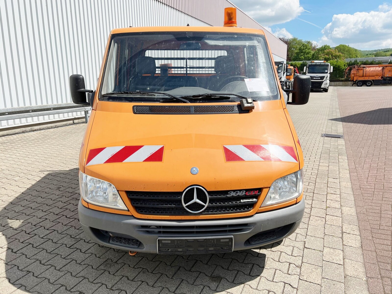 Dostavno vozilo s ravnom platformom, Dostavno vozilo s dvostrukom kabinom Mercedes-Benz Sprinter 308 4x2 Doka Sprinter 308 4x2 Doka: slika Dostavno vozilo s ravnom platformom, Dostavno vozilo s dvostrukom kabinom Mercedes-Benz Sprinter 308 4x2 Doka Sprinter 308 4x2 Doka