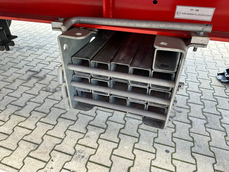 Novi Poluprikolica plato/ Otvoreni sanduk Kässbohrer NEU Heavy-Duty Platform, Heckbündig, Twistlocks (1x 40FT / 2x 20FT), ADR (EX/II, EX/III, FL, AT), Rungtasschen, Scheibebremsen: slika Novi Poluprikolica plato/ Otvoreni sanduk Kässbohrer NEU Heavy-Duty Platform, Heckbündig, Twistlocks (1x 40FT / 2x 20FT), ADR (EX/II, EX/III, FL, AT), Rungtasschen, Scheibebremsen