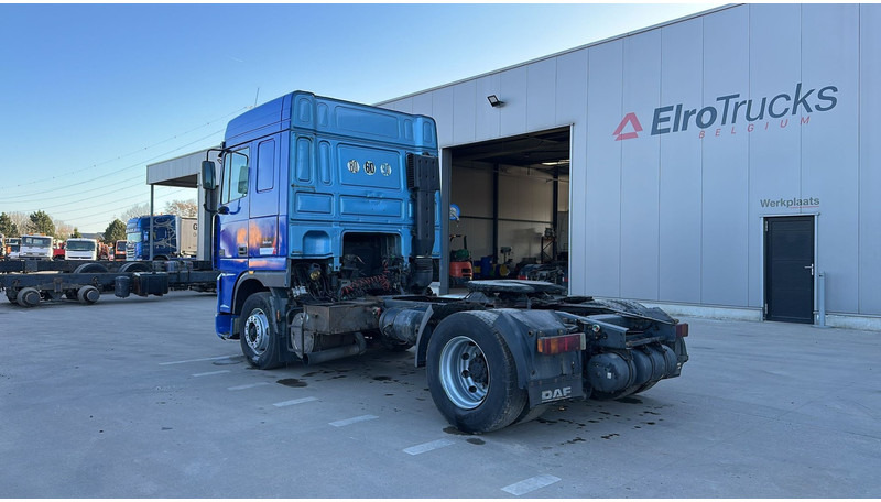 Tegljač DAF 95 XF 380 (EURO 2 / MANUAL PUMP / POMPE MANUELLE / MANUAL GEARBOX): slika Tegljač DAF 95 XF 380 (EURO 2 / MANUAL PUMP / POMPE MANUELLE / MANUAL GEARBOX)