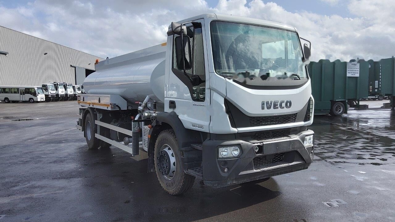 Novi Kamion cisterna IVECO Eurocargo ML180E28 water tank: slika Novi Kamion cisterna IVECO Eurocargo ML180E28 water tank