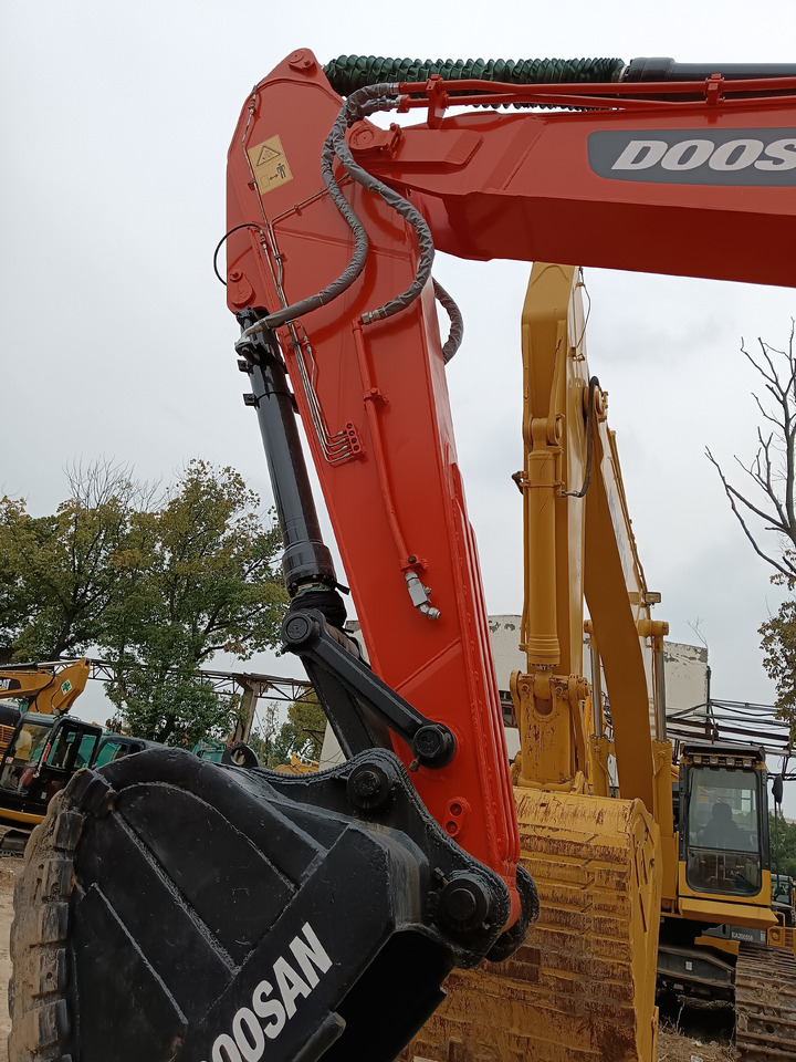 Bager gusjeničar DOOSAN DX 225 LC DX 225-9S 300 LC 340 LC: slika Bager gusjeničar DOOSAN DX 225 LC DX 225-9S 300 LC 340 LC